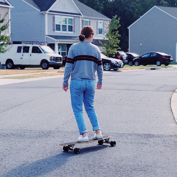 ♡ RARE BRANDY MELVILLE SWEATER ♡ - Picture 6 of 6